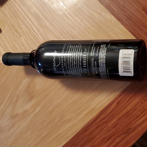 🦅NWT: 🦅EAGLES (SUPER BOWL 52 CHAMPIONS) LIMITED EDITION WINE - Picture 2 of 7